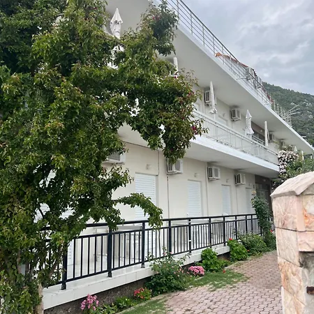 Kontogiannis Lihas Club 2 Apartament